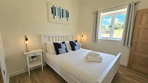 Market Drayton House | Pass the Keys Historic Barn Conversion- Your Countryside Retreat