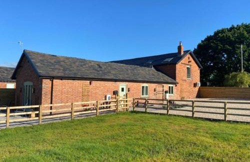 Market Drayton House | Pass the Keys Historic Barn Conversion- Your Countryside Retreat