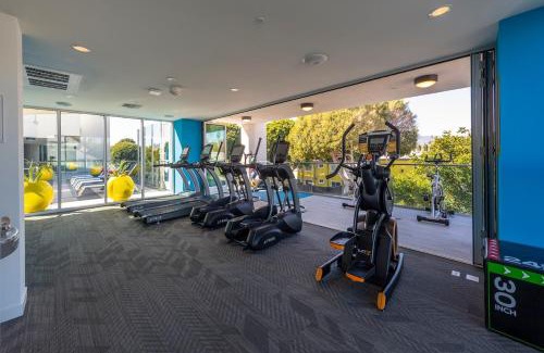 Pico Hotel | Santa Monica Mid-City 2Bedroom Pool & Parking
