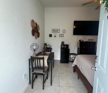 Indian Point House | Habitacion con Entrada Privada Cerca de Disney