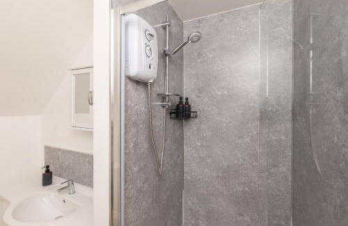 Bradley Stoke House | Dove Court Travel Lodge 7 - Top Floor Double Bedroom