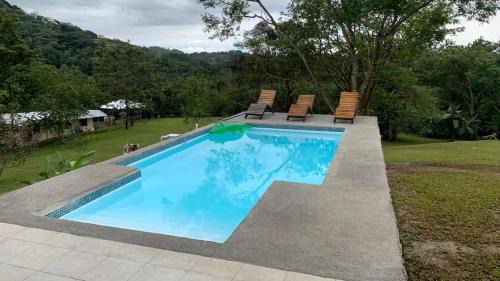 Esparza House | Agradable casa con piscina y vistas panorámicas.