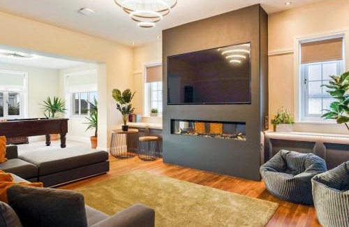 Borth House | Pass the Keys Breathtaking holiday home packed with amenities