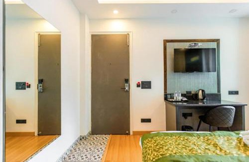 Chittaranjan Hotel | Mayur Hotel at CR Park New Delhi