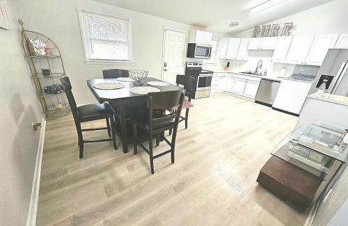 East Side House | Peace in the City