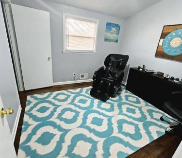 East Side House | Peace in the City
