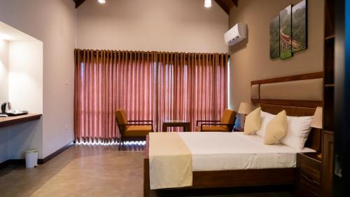 Ettukala House | Wood Grove