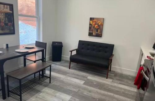 East Parkside Apartment | Charming Apt\Sleeps 3\1717 Apt 3