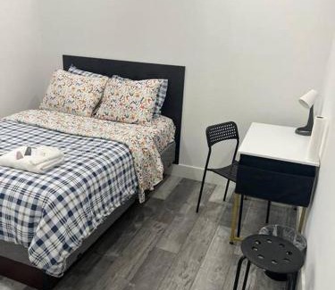 East Parkside Apartment | Cozy Apt\ Sleeps 5 \ 1717 Apt 2