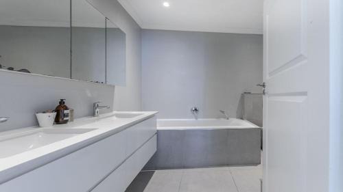 Bloubergstrand Hotel | Fergusons