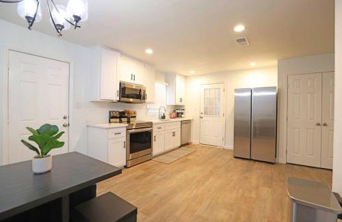Augusta House | Luxury 3BR, 2BA: Golf & Shopping