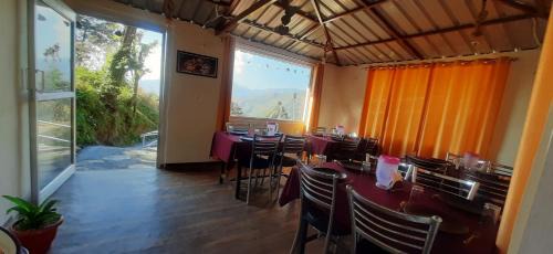 Tehri House | The Green Leaf Himalyan Homestay Kanatal