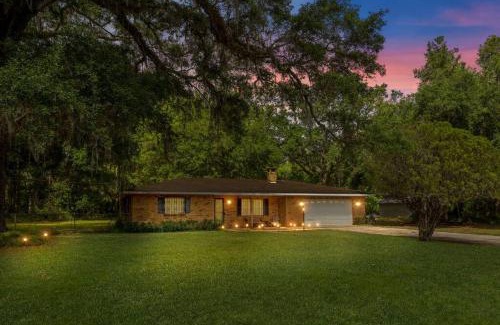 Inverness House | The Quiet Oaks Retreat