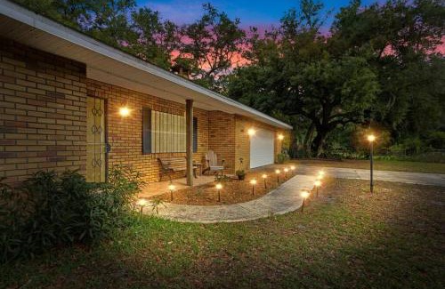 Inverness House | The Quiet Oaks Retreat