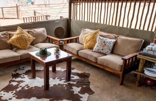 Phalaborwa Cabin | Kingly Bush Camp