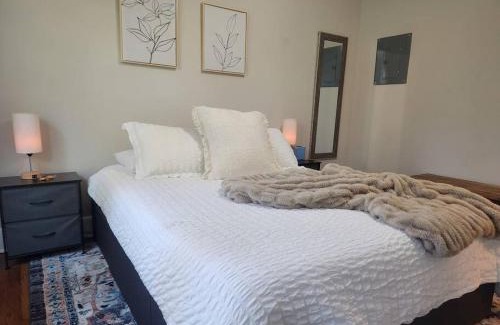 East Durham House | Cheerful 2 Bedrms-Walk2DowntownDUKE NCCU Location