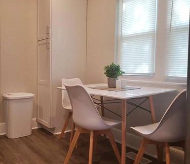 East Durham House | Cheerful 2 Bedrms-Walk2DowntownDUKE NCCU Location