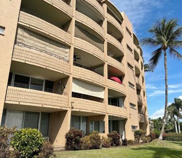 Maalaea Apartment | Oceanfront Property Maui Hawaii at Island Sands