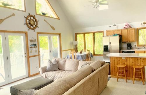 Huddleston House | Spacious Lakefront Hudson Haven w/ Dock