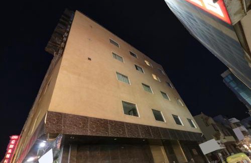 Mahipalpur Extension Hotel | OYO Townhouse 901 Prime Enclave Near Ambience Mall