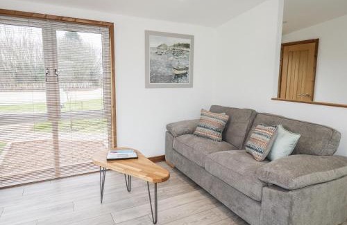 Dobwalls House | 2 Meadow Retreat
