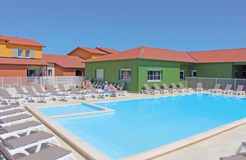 Marseillan House | Colourful Holiday Homes Near the Marseillan-plage Beach