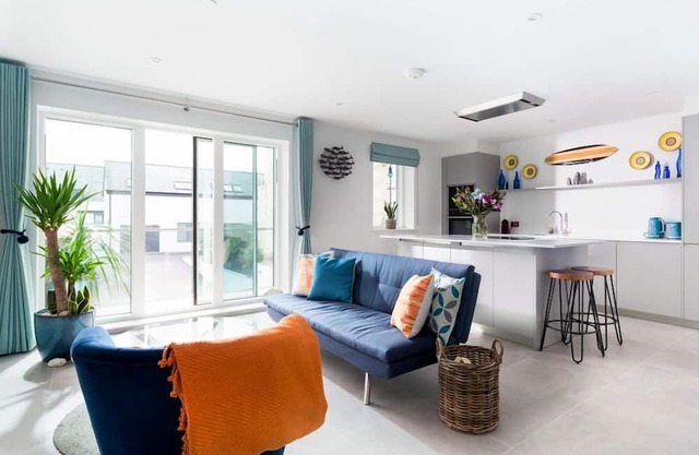 1 Cliff Edge - a studio that sleeps 3 guests in 1 bedroom