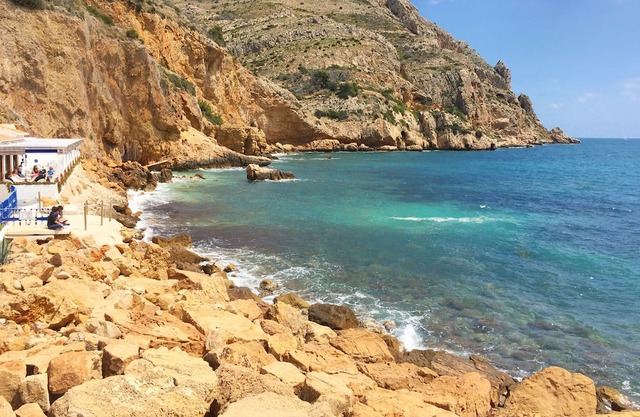 magnificent apartment 300 meters from the beach