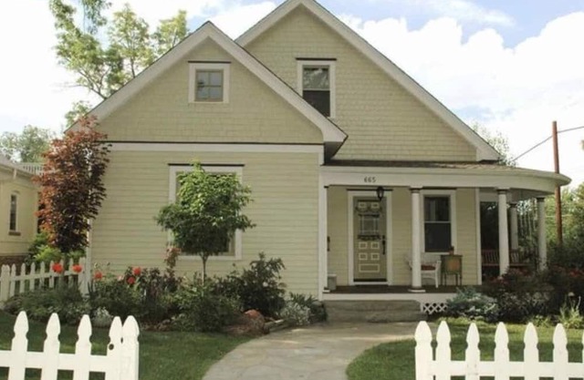 Remodeled Home In Historic Boulder. Live on Mapleton Hill - Stroll to Pearl St!
