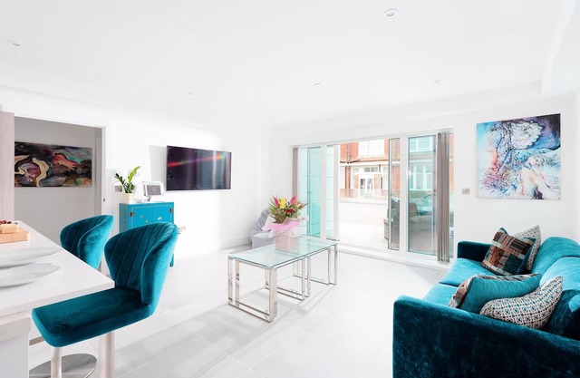 28 Cliff Edge - an apartment that sleeps 3 guests in 1 bedroom