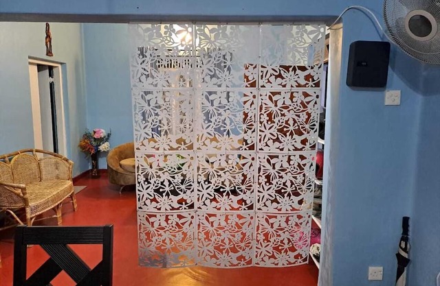 Serene & Cozy guest retreat in center of the city with scenic relaxing nature