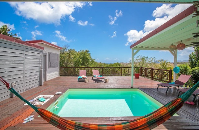Villa on the heights of Sainte Luce 10 minutes from the coast, 2 bedrooms