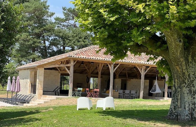 Rural Villa with an amazing outdoor living space by the heated pool