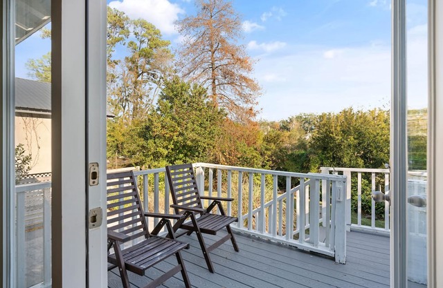 Hosting Long Term Renters, FLETC and big dog friendly. Sleeps 8