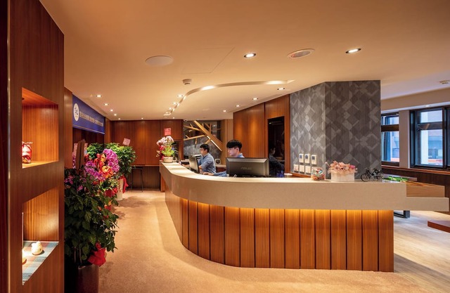 Rich & Free Hotel