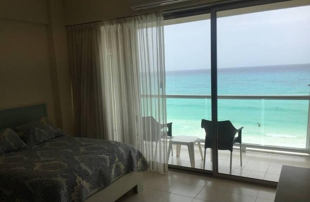 Caribbean SeaView in the Heart of the Hotel Zone