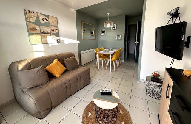 Apartment view Port Bourgenay, ideal location