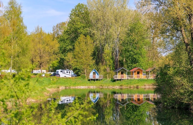 Family room, 2 adults + 1 child - Camping & Pension Au an der Donau