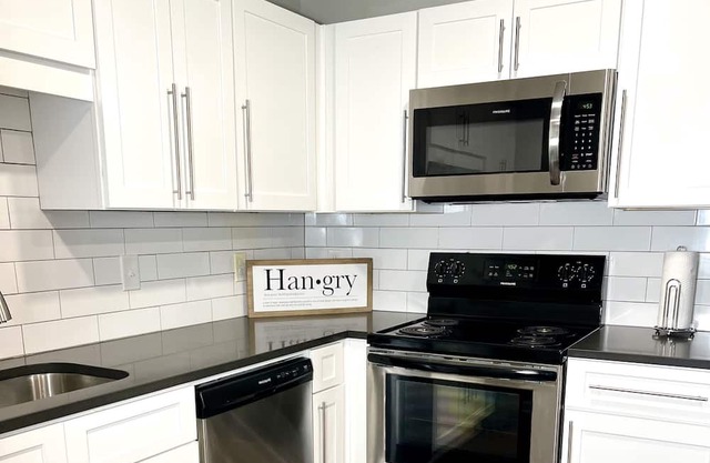 Spacious 2 Bedroom Unit in Atlanta!