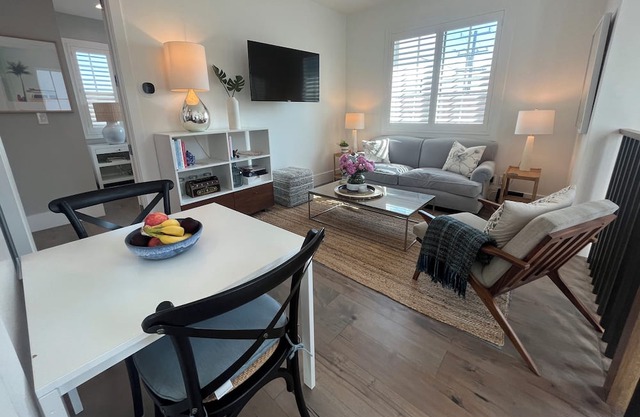 Brand new furnished 1-bed apartment in Santa Monica in quiet neighborhood.