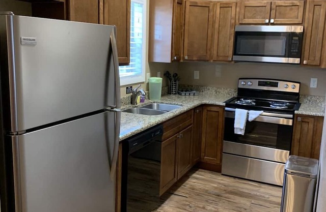 Carr's Northside Cottages - 3 Beds #415