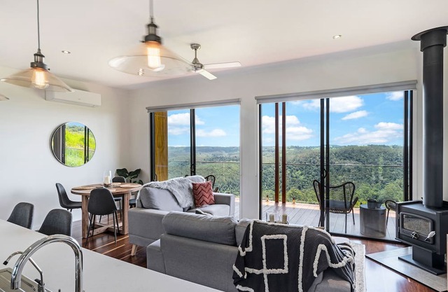 Luxury 2 Bedroom Cabins - Best Views in Maleny
