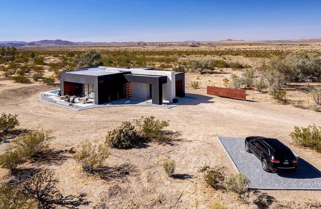 Sundial by Fieldtrip | Modern Luxury with Hot Tub & Mountain Views