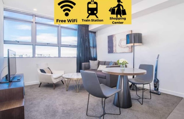 Modern Hotel Apartment Train Station Access! 1Bed1Bath at Chatswood