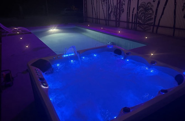 Le domaine du Lavoir - Studio MINOUCHE sleeps 4. jacuzzi from April to October