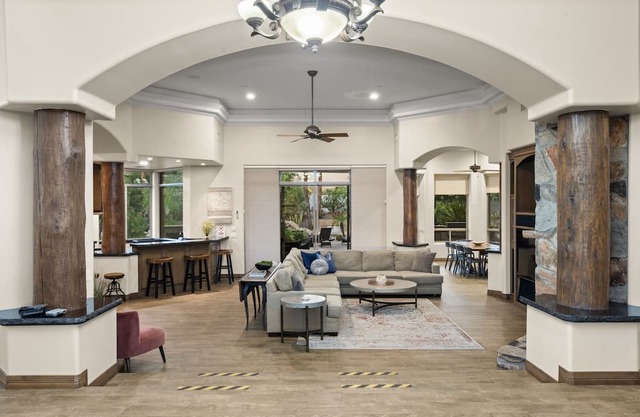 Large 6BR w Private Pool & Arcade. Book now for Spring Training cactus league