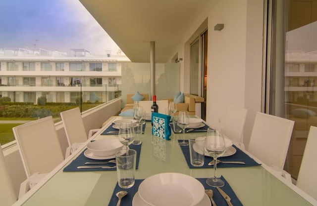 Belaire 4 bedroom apartment with terrace and shared pools