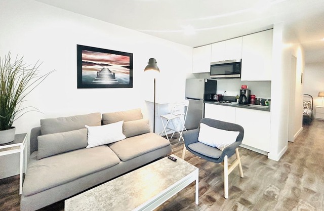 Studio Apt in West LA by Just Bring Your Toothbrush