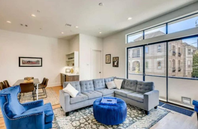 Two 4-Story Homes|Near Downtown|8 BDRMS|For Groups