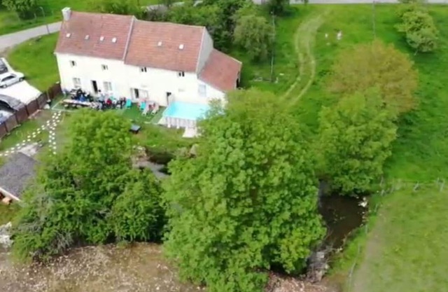 House with many rooms, summer swimming pool, disco, 14 rooms